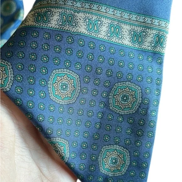 Ted Lapidus 100% Silk Made In Italy Tie With Matching Pocket Square - Picture 2 of 4